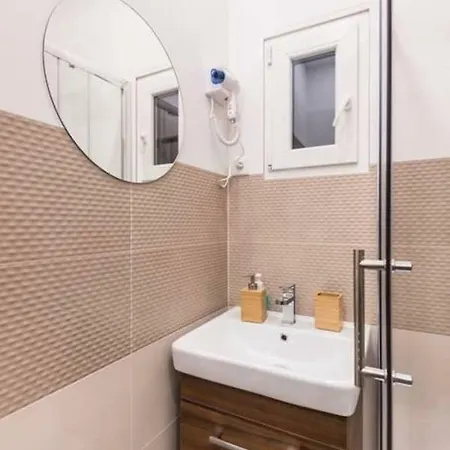דירה Newly Renovated In Old Town